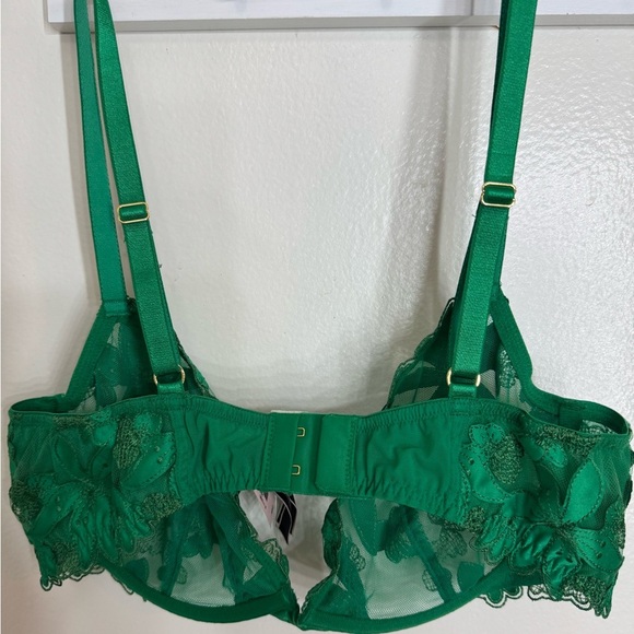 Victoria's Secret Green Lace Bra - Picture 5 of 5